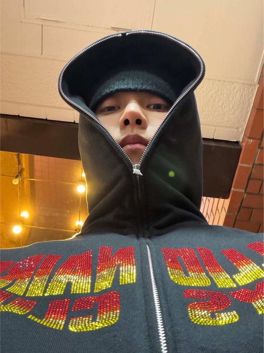 oriorae's tweet photo. INGFOKAN 2 CEWE SAHABATAN 😝🤞🏻 https://t.co/zBntBarem1