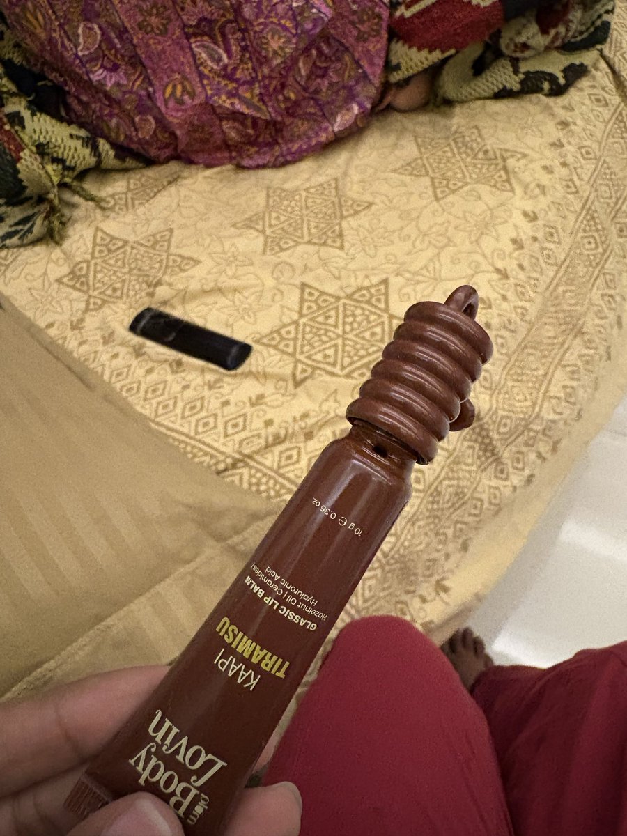 Simrankbindra_'s tweet photo. @plumspeak Can you help me exchange these defective products? Unable to reach your support !! 

Order ID : order PA3055440 https://t.co/5htMb7II5l