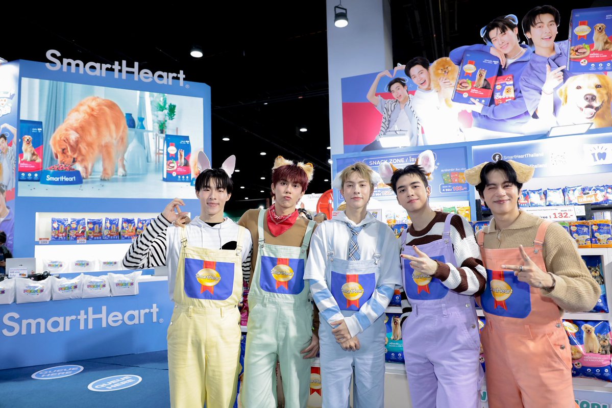 SmartHeart_TH's tweet photo. 📸 เก็บตกความน่ารักและความประทับใจจากเมื่อวาน

เราชอบหมา... แล้วคุณล่ะ ชอบไหมมม? 🐶🫶

ขอบคุณ PROXIE ที่มาเติมทั้งความสุขและความสนุกในงาน 
🧡💛💚🩷🩵💜

และขอบคุณ USER ทุกคนที่มาเชียร์ มาร่วมกิจกรรม และซัพพอร์ตกันนะ แล้วไว้เจอกันใหม่น้าาา! 💙

#SmartHeartxPROXIE 
#SmartHeart #PROXIEth #พ้อกสีหัวใจสมาร์ทฮาร์ท #PetExpoThailand