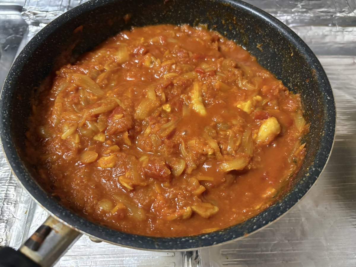 maya2761's tweet photo. カレーを作りたくなり、エアコンOFFで汗だくで作った。室温は33度だったので、熊本の被災地よりマシ。
こんな事ができるのも、まだ幸せでいる証拠だし、明日はどうなるかなんて、誰にもわからない。 https://t.co/5h1Az5dspq