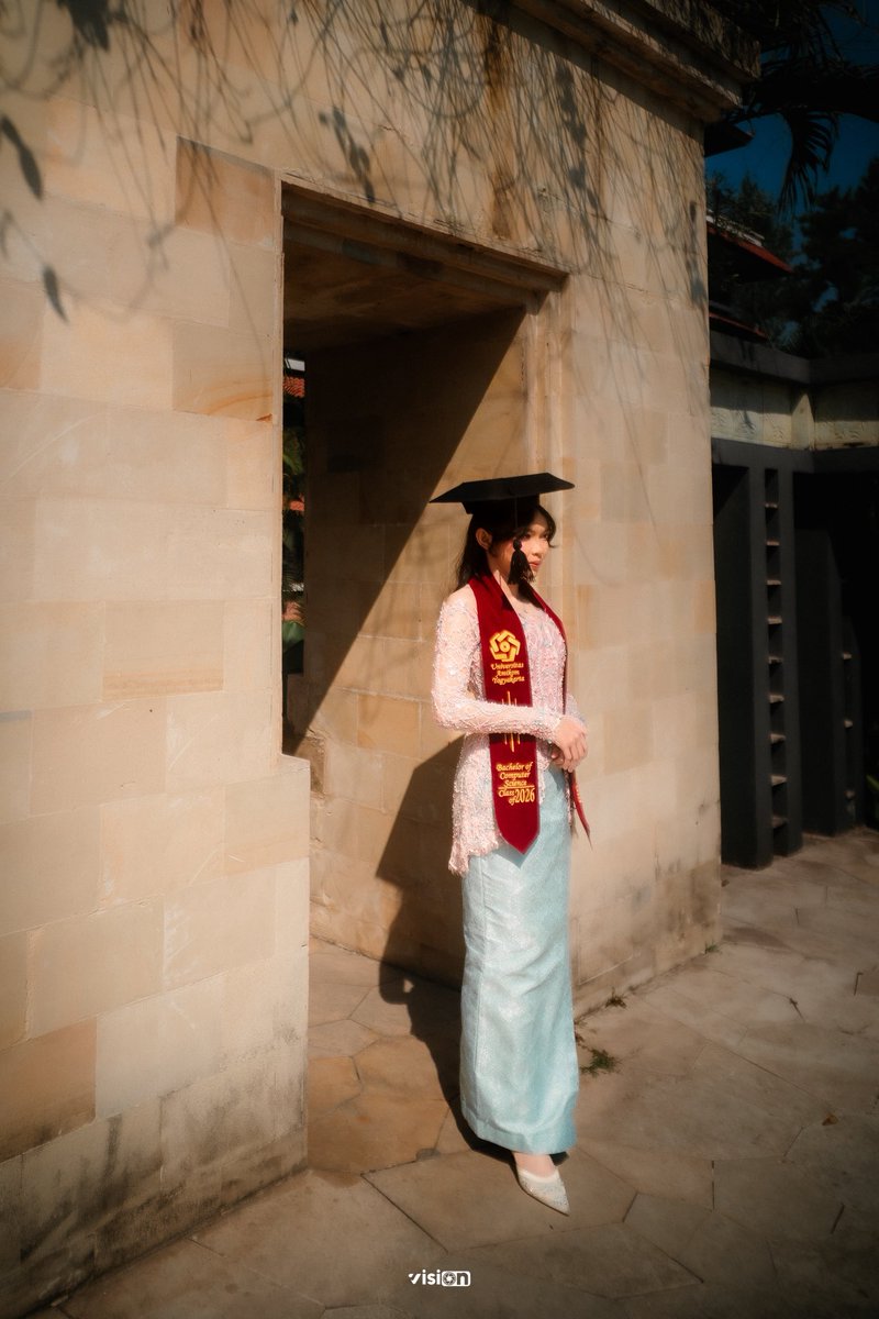 ciggorettes's tweet photo. officially S.Kom, alhamdulillah i did it!!💖 https://t.co/DQ8zTdrEB9