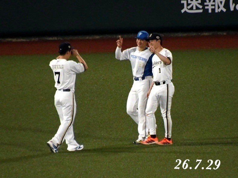 HappyStar003's tweet photo. 26.7.29 プロ野球オールスター@富山🐟✨️
 りょま兄さんの写ルンです、中身の公開いつですか🤔？✨️
太田くん、ハムちゃんズと仲良しでしたね☺️✨️
#Bs2026
#西川龍馬
#太田椋
#orixbuffaloes
#20260729 https://t.co/UgSpfBHsiU