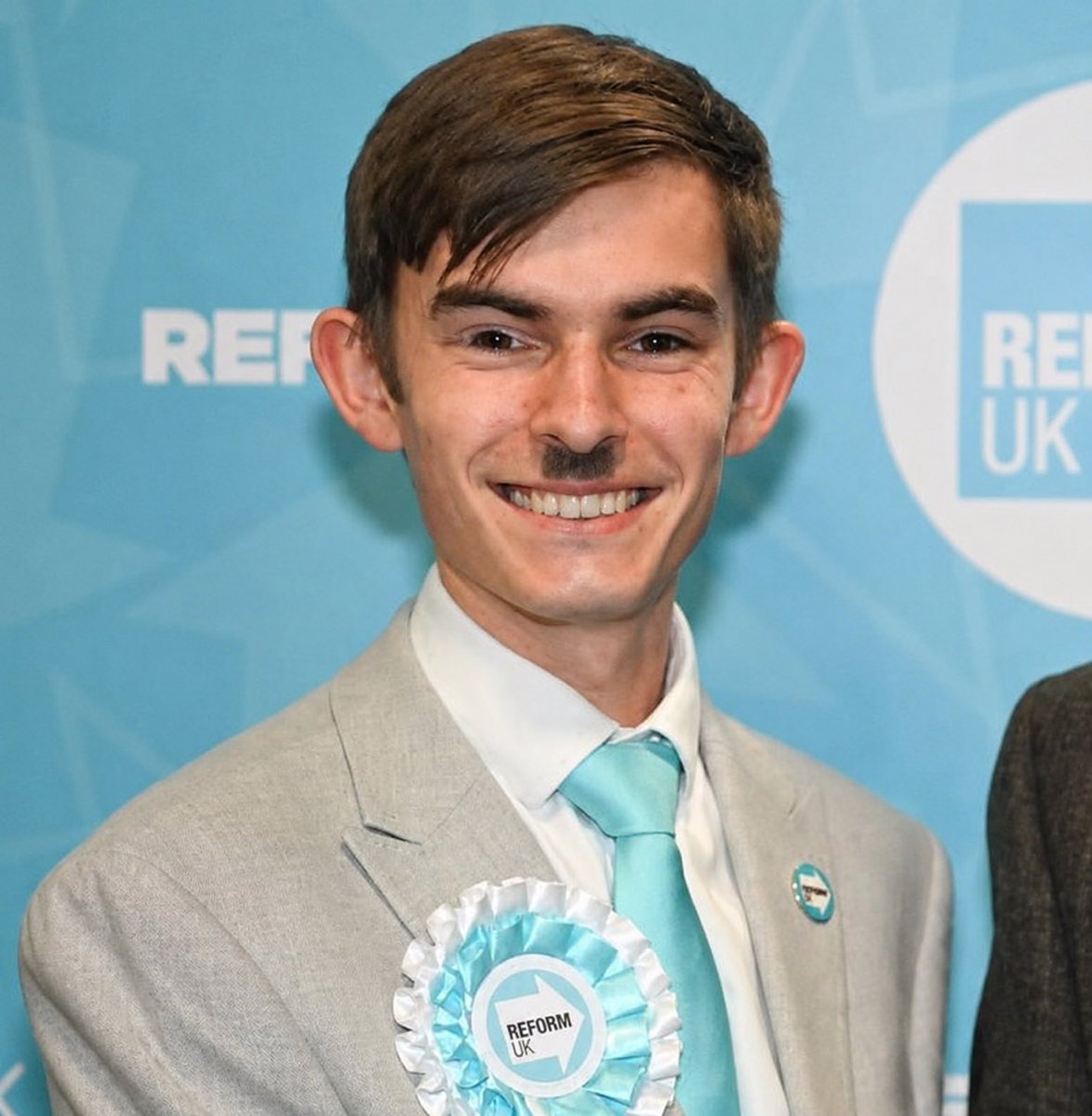 MichaelTakeMP's tweet photo. Now Councillor Kieran Mishchuk  (Restore Party.)
Where else have we heard of a leader who made the trains run on time?
😳 https://t.co/8p6jiHrJUs