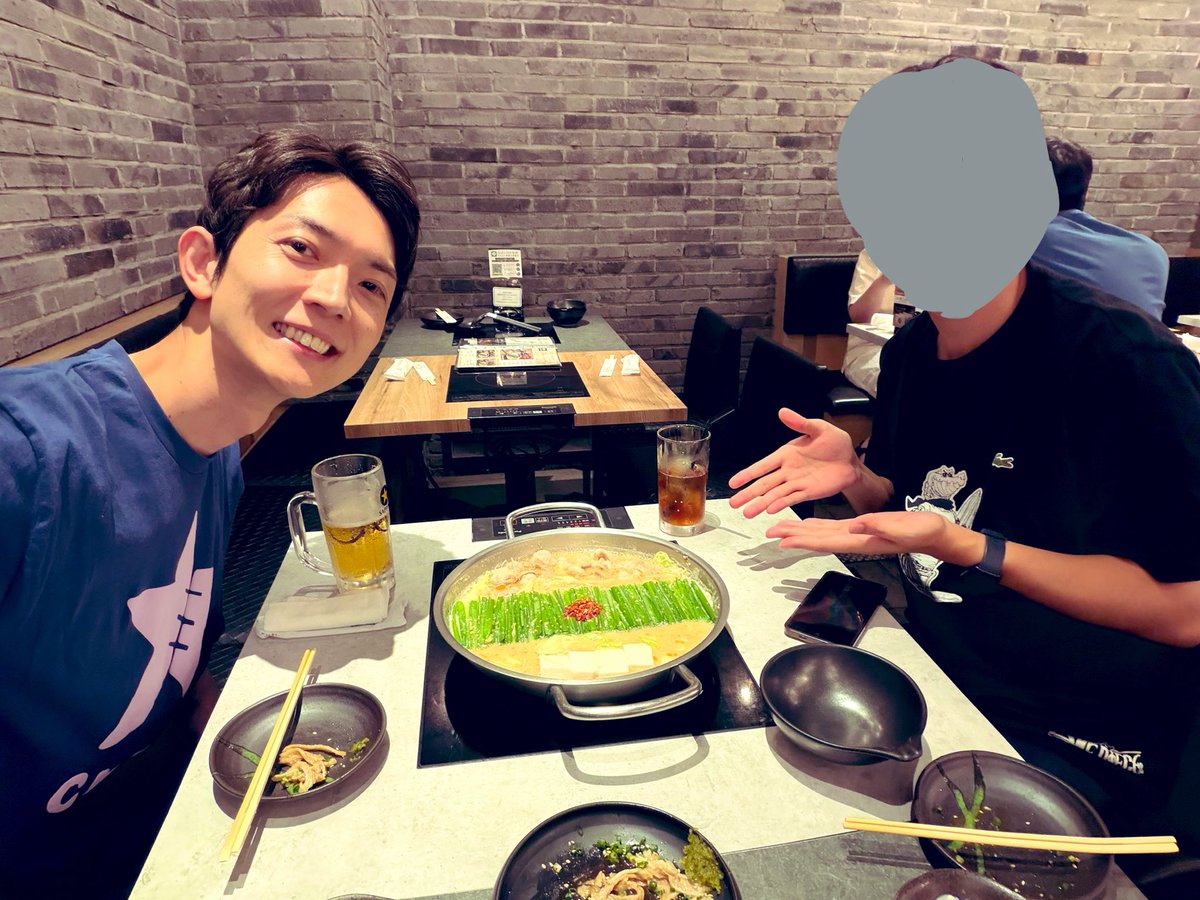 op_kikuchi's tweet photo. ポラリスさんと博多でサシ飲み🍻
SBSのこととか ナレキンのこととか いろいろ聞けた🥳
モツ鍋うまし!! https://t.co/GmZsvtMDjN