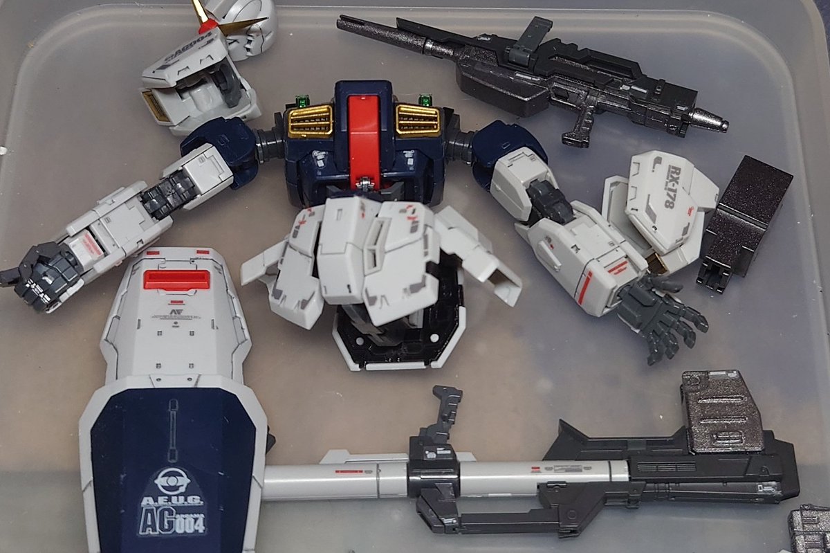HHoikdue's tweet photo. RG　ガンダムMK-Ⅱエゥーゴ
その５
久しぶりのガンプラ
デカール貼り
#ガンプラの画像貼るとRTされると聞いて #ガンプラ好きとつながりたい #ガンダムマーク2 https://t.co/5udsEbYrBq