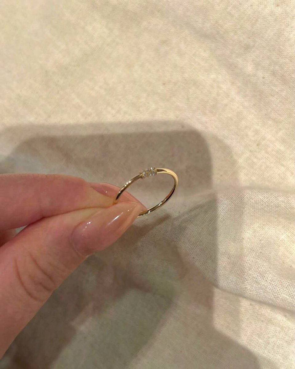 laufaaren's tweet photo. NANGIS NEMU CINCIN KAYA EMAS ASLI CANTIK BANGEEETTTT😭💍👍🏻 https://t.co/1maDzez3IL