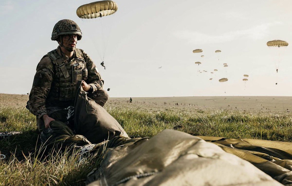 TheParachuteReg tweet picture