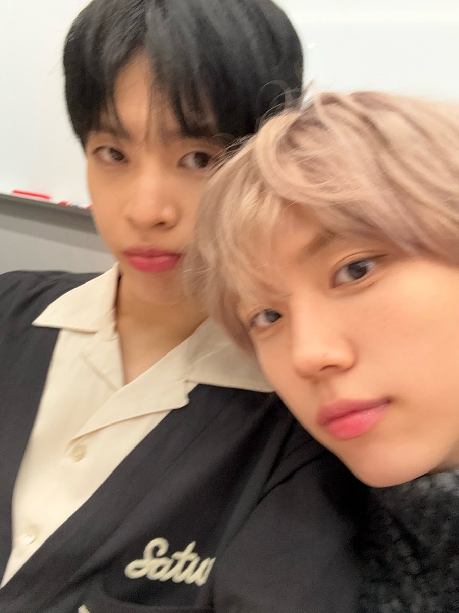 CRAVITY_twt's tweet photo. 생일축하하덩~ ♡♡♡
#HAPPYSEONGMINDAY #앨런 #성민 https://t.co/SR2TxFyoqA