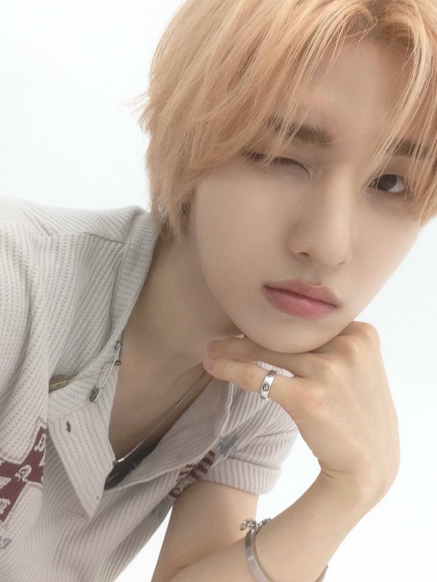 ko_oserenade's tweet photo. 예뻐…🥺 https://t.co/Mfff6ggGDd