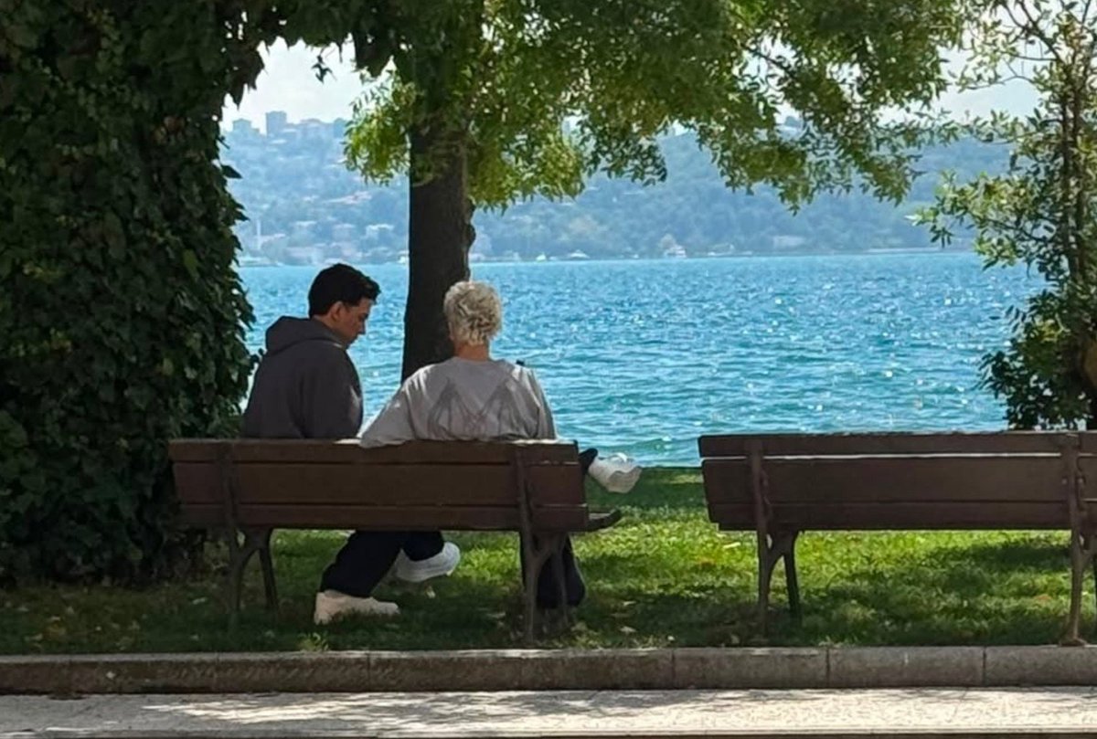 yeonurfav's tweet photo. add, #ozbat au!

Yaz sezonunun başlamasıyla arkadaşlarını toplayıp Tekirdağ'daki evine giden Batu, her yaz olduğu gibi bu yazı da sessiz ve huzurlu geçireceğini düşünüyordu fakat kaderin cilvesi o ki, bu seferki komşusu oldukça gürültülü biriydi. https://t.co/gqtdhH8L9l