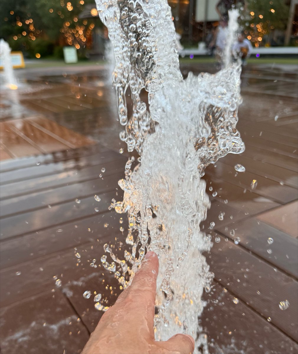 abcd9999971's tweet photo. #水しぶきのサイン
（サインは流石に水に近づけちゃダメ https://t.co/utfaxmyEr9