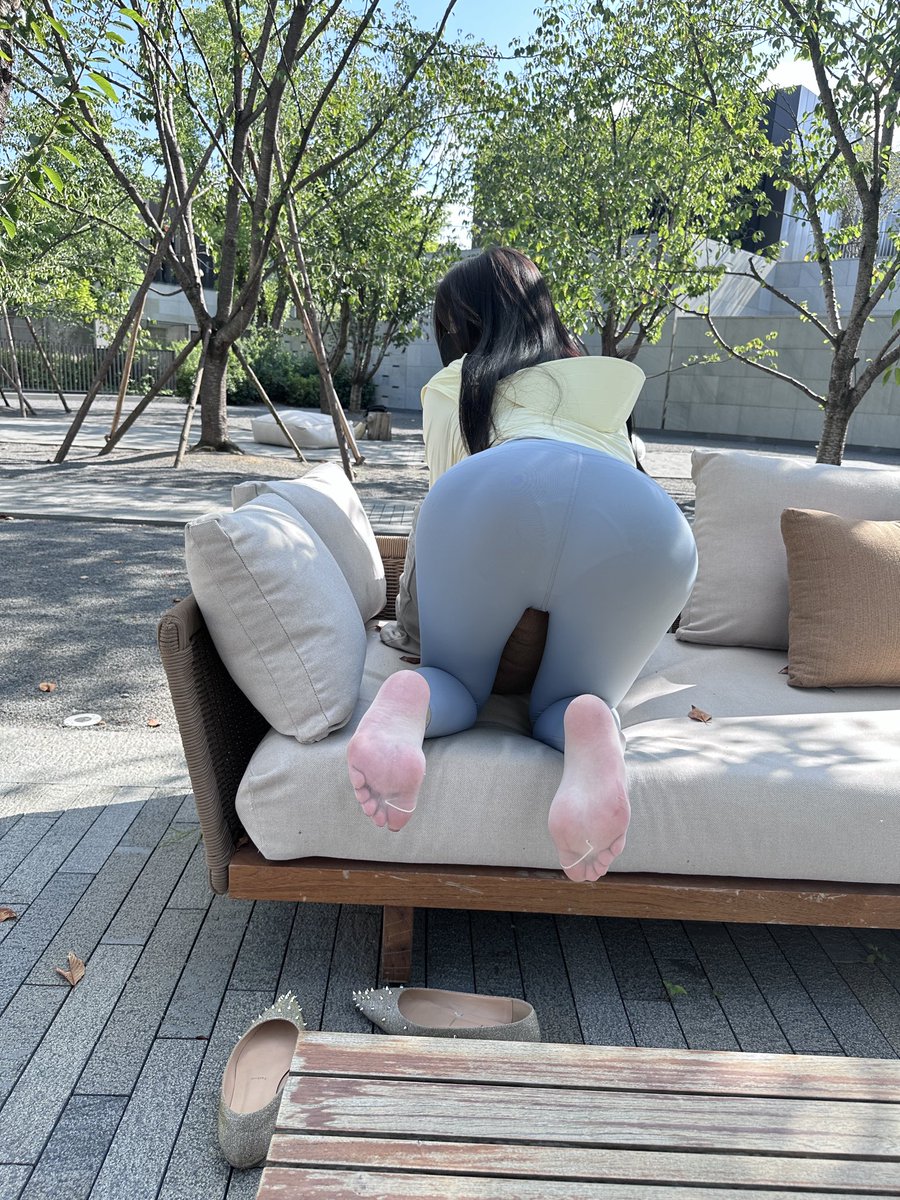 angela05gi9's tweet photo. 瑜伽裤配库里丝 https://t.co/uuaGujscqW