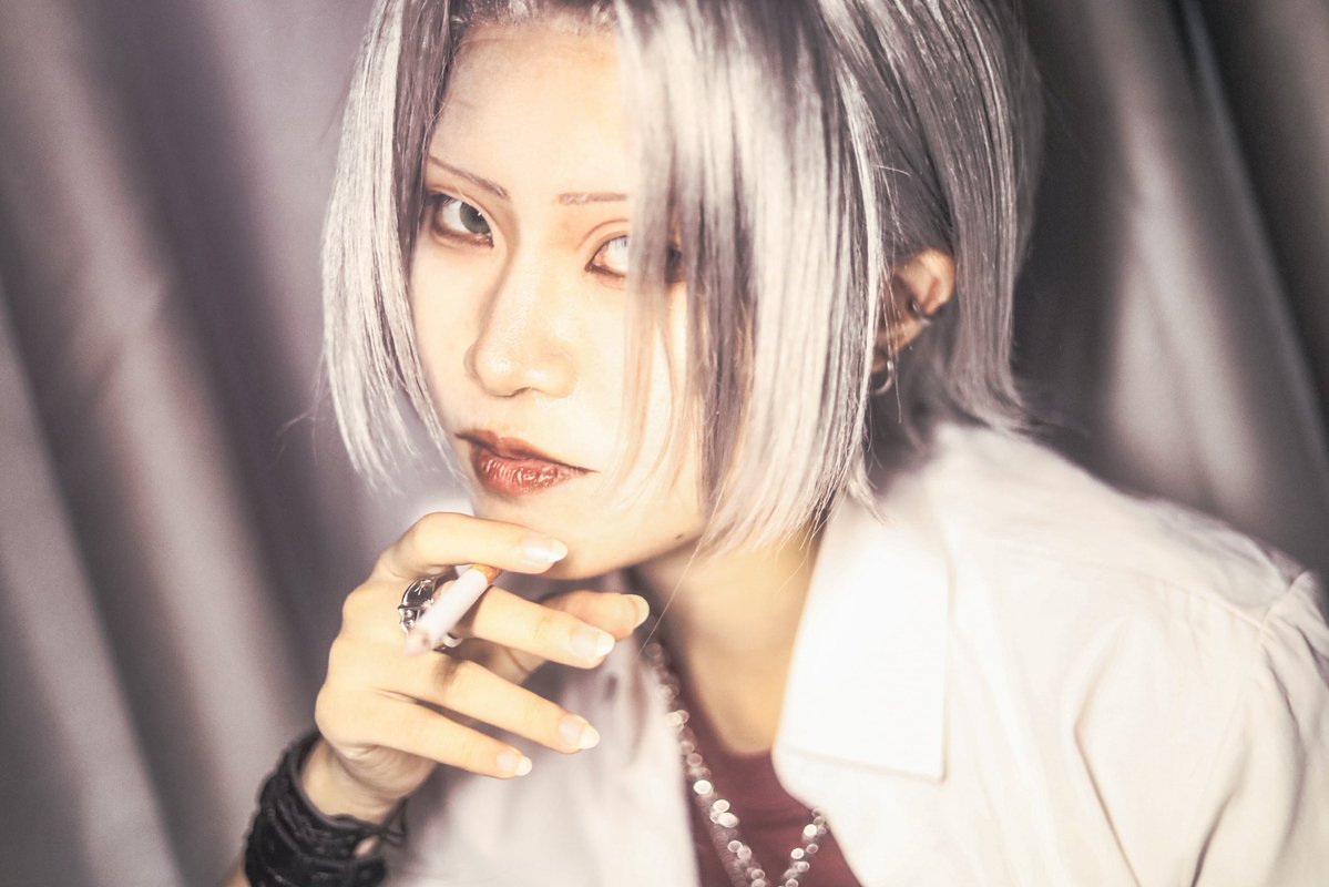 yutomori_cos's tweet photo. cosplay/コスプレ. KHR. 獄寺隼人

速報🧨
見てこの平成感！！！！！こういう質感のCDジャケットありましたよね！！！！！！
みーなさんのライティングほんま大天才！好みぶっ刺さるテイストが一緒すぎてまじ楽しかった〜〜💖

📷 みーなさん @CGioz https://t.co/vgwbgEejkO