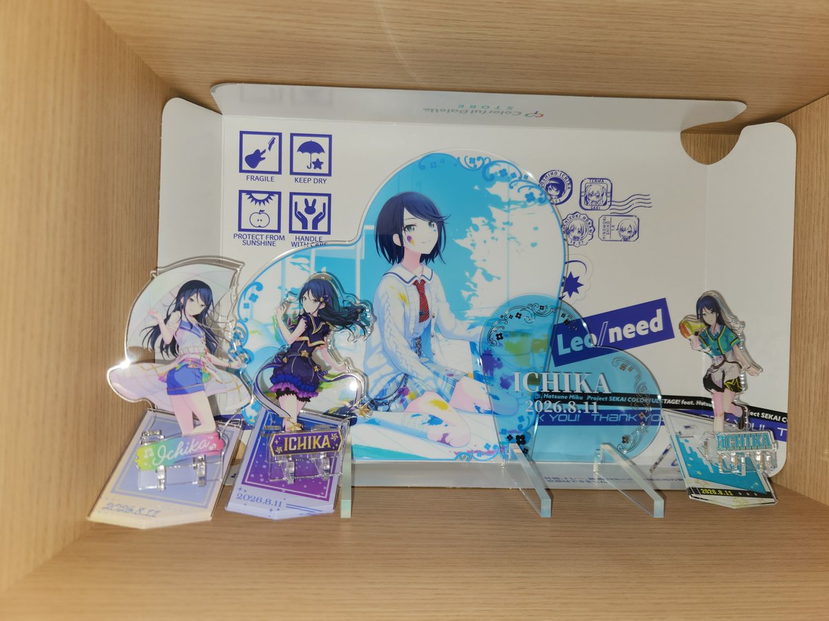 Z3MJdeWi2tbk8Py's tweet photo. 届いたはぴこれ思ったよりもデカイな
飾ってる棚の整理せんと https://t.co/zhYsAOqm0M