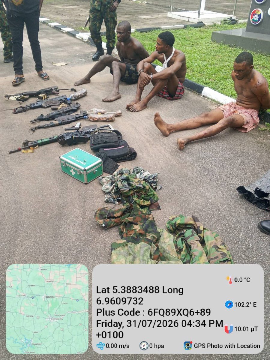 Pressman2040's tweet photo. JUSTICE DELIVERED: TROOPS ARREST KILLERS OF SOLDIER, RECOVER STOLEN WEAPONS

Troops of the Nigerian Army have arrested three suspects linked to the ambush that k!11£d a soldier and injured another in May. The arrest was the result of a coordinated interstate operation spanning Rivers, Delta, and Imo states.

THE SUSPECTS:

♦️ Albert Tony (aka "Chiboy")
♦️ Temple Eburua (aka "Marathon")
♦️ Vitalis Eburua (aka "Onowu")

They fled to Port Harcourt, then relocated to Oleh, Delta State, with the help of an associate, Mr. Abire, who was arrested on July 30. He led troops to the suspects, who were apprehended in a dawn raid on July 31.

RECOVERED FROM THE SUSPECTS:

✅ 1 AK‑47 rifle (stolen from slain soldier).

✅ 2 AK‑47 magazines.

✅ 1 FN rifle & 2 FN magazines.

✅ 3 additional AK‑47 rifles.

✅ 9 AK‑47 magazines.

✅ 1 pistol with magazine.

✅ 194 rounds of 7.62mm Special ammo.

✅ 45 rounds of 7.62mm NATO ammo.

✅ 1 fragmentation jacket

This operation is a major breakthrough not just in arresting the killers of a soldier, but in recovering the service weapons stolen from him. The message is clear: attack our troops, and we will hunt you across state lines.

NO SAFE HAVEN. NO IMPUNITY.