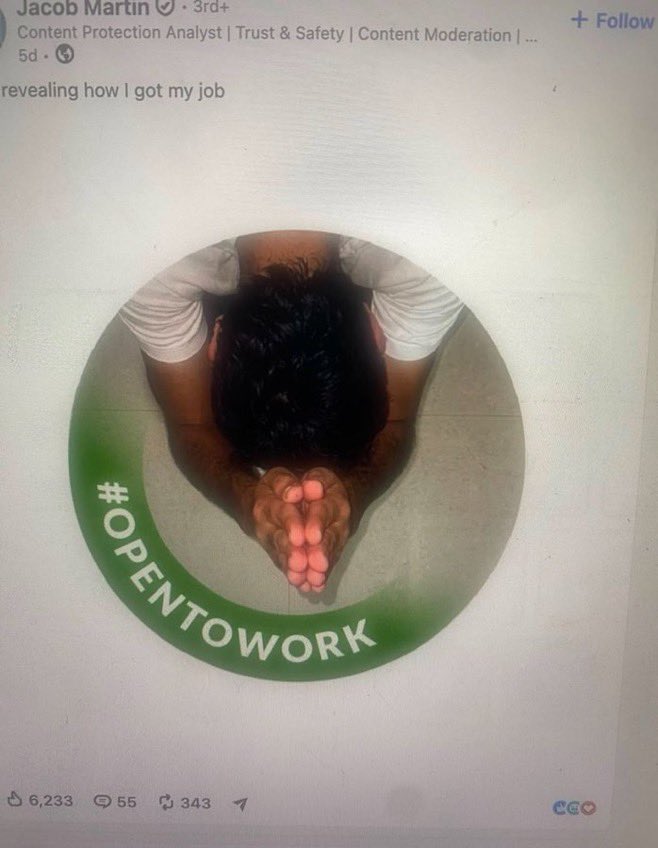 j0lhkl's tweet photo. وضع اختي من تخرجت من الجامعة https://t.co/H12bmF0sUK