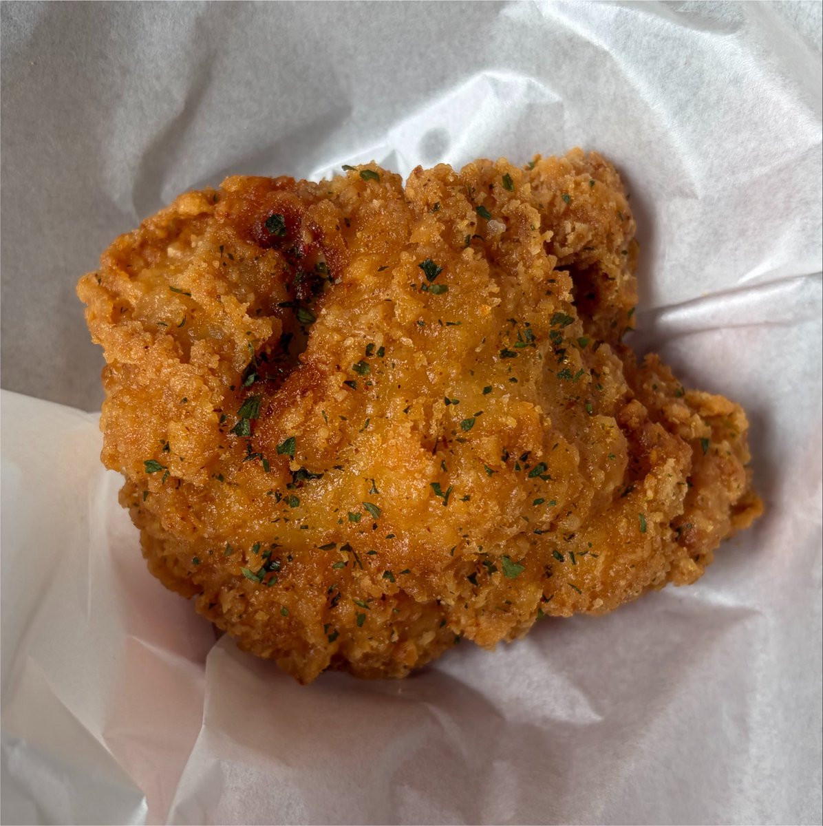 koichiro0202's tweet photo. ケンタッキーフライドチキン
オリジナルチキン🍗
レッドホットチキン🔥🍗
グリーンホットウイング🔥
ビスケット🍩
食べたくなるなる https://t.co/U2LjOGCqXF