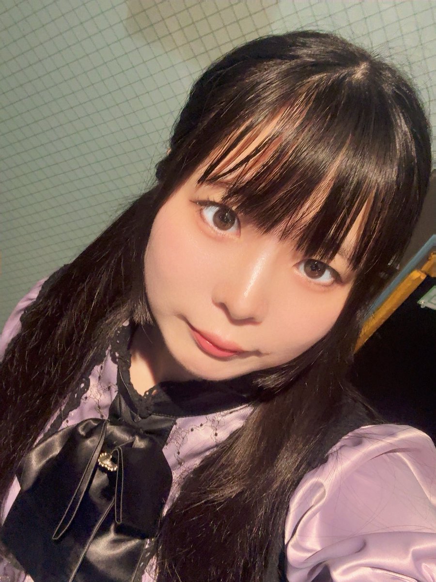 atom_ryo_'s tweet photo. 今日は19時からりょうちゃんいます🌟
土曜日だよ！飲むしかないーーー！！！
待ってるだよ♡
#ガルバ #大森 #自撮り界隈 #いいね返し https://t.co/dPMbizTwMh