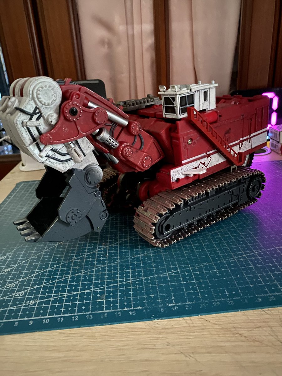 Philiprcrane1's tweet photo. I’m Continuing my devil saviour journey with giant axe who forms the upper torso of troublemaker can’t wait to get the rest of them .
#transformers #devilsaviour #troublemaker #thirdparty https://t.co/Xtmr7cVpRm