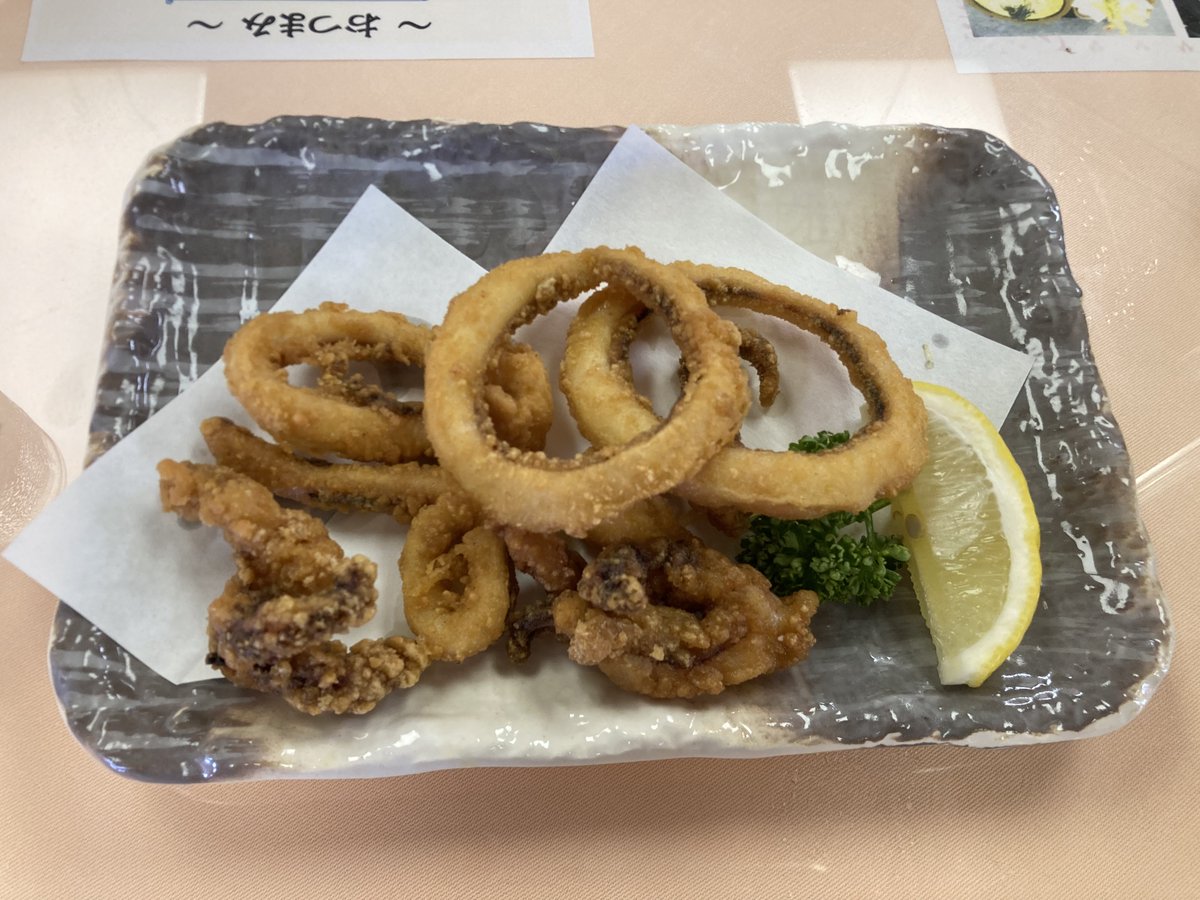 vl_pvb's tweet photo. 今日のゴルフ飯🍚🐖🧄🦑🍺
今から19番ホールで焼肉です🍻✨ https://t.co/hP4KMLFyyt