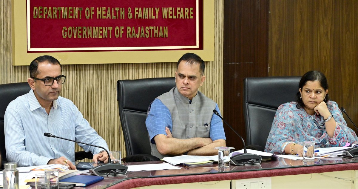 nhm_rajasthan's tweet photo. राजस्थान में सुरक्षित मातृत्व सेवाओं को और मजबूत करने की दिशा में बड़ा कदम

मुख्य सचिव श्री वी. श्रीनिवास ने गर्भवती महिलाओं को समय पर गुणवत्तापूर्ण उपचार उपलब्ध कराने के लिए रेफरल परिवहन तंत्र को सुदृढ़ करने के निर्देश दिए https://t.co/do9jGkDipx