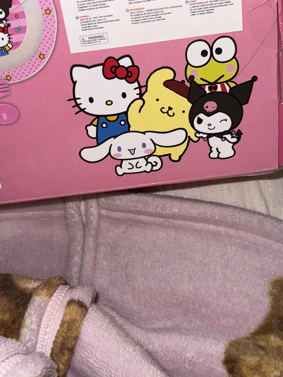 mousebite10's tweet photo. new cut outs for ma wall too! https://t.co/cdGs5m3GNm
