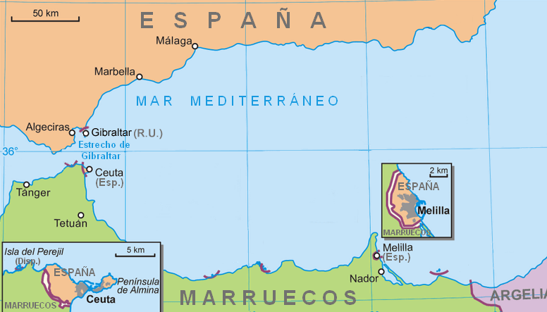 Dario_Madrid_F's tweet photo. Vamos a tratar de explicar por qué Ceuta y Melilla no son una colonia de España:

- Una colonia depende de una metrópoli pero no forma parte de su ordenamiento constitucional: tiene un régimen jurídico distinto (administración colonial, gobernador, leyes especiales). Ceuta y Melilla son ciudades autónomas dentro de la Constitución española de 1978 (art. 144), con el mismo marco legal, mismo Tribunal Constitucional, mismo sistema judicial que cualquier provincia española.

- Ciudadanía y representación política. En un régimen colonial, los habitantes del territorio no suelen tener los mismos derechos políticos que los de la metrópoli (sin voto en el parlamento central, sin representación plena). Los habitantes de Ceuta y Melilla son ciudadanos españoles de pleno derecho, votan en elecciones generales, europeas y municipales, y cada ciudad elige diputados y senadores en las Cortes españolas.

- Criterio de la ONU. La propia ONU define "territorio no autónomo" (la categoría formal de colonia pendiente de descolonización) mediante una lista específica (donde están el Sáhara Occidental, Gibraltar, las Malvinas, ...). Ceuta y Melilla nunca han sido incluidas en esa lista porque no cumplen el criterio de "territorio separado geográfica y culturalmente que se administra sin integración plena".

- El modelo colonial implica extracción de recursos de la periferia hacia el centro. Ceuta y Melilla reciben transferencias netas del Estado español (son deficitarias fiscalmente y dependen de fondos estatales), lo contrario del patrón extractivo colonial.

- Las colonias (las que suelen entrar en procesos de descolonización de la ONU) se adquirieron mayoritariamente durante el reparto de África (1880s-1914). Ceuta y Melilla se incorporaron siglos antes de que existiera ese fenómeno colonial específico. En concreto Ceuta en 1497 y Melilla en 1688.