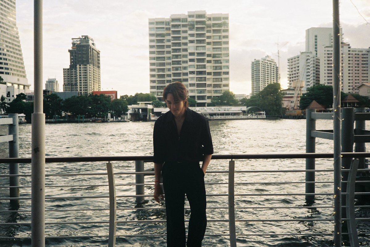 benvylalula's tweet photo. พี่หิรัญเท่แบ๊ดขนาดนี้ ละเด็กผู้หญิงจะอยู่กันยังไงคะ 😖

🎞️ lomography 400

#benvyxfilms
꒰ #hirunkit_ @Hirunkit_ ♡ ꒱ https://t.co/vUR1tZnziE