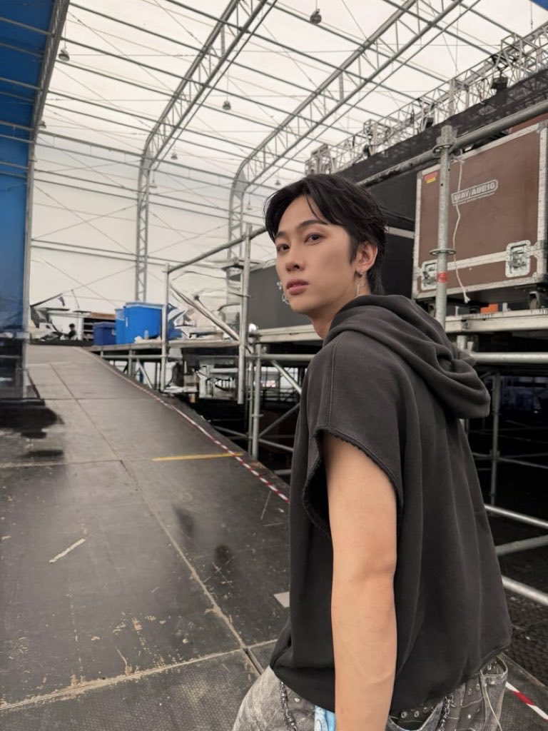 HFU_official's tweet photo. [ #KIYOON ]
2026 펜타포트에서 저희의 첫 페이지를 이렇게 멋지게 써 내려갈 수 있어서 정말 영광입니다 ! ! 
몬스터 에너지 스테이지답게 여러분과 함께 괴물 같은 에너지를 만들 수 있어서 최고였습니다. 감사합니다 !🤘

#HiFiUnicorn #ハイファイユニコーン #하이파이유니콘 #HFU #ハパユ #하파유 #ギユン #손기윤