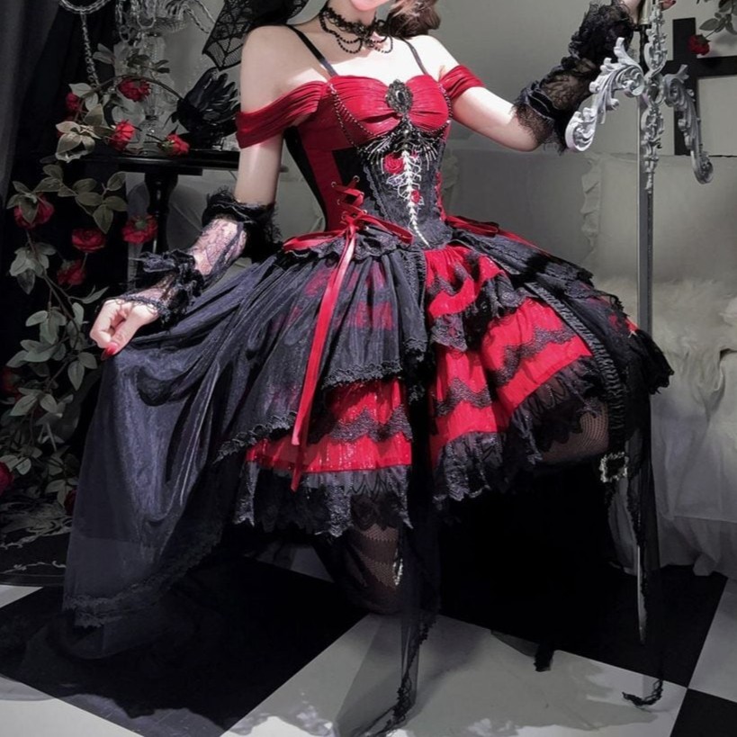 Maidens_Reve's tweet photo. 紅月の棺・ゴシックヴァンパイアドレスセットアップ♡ https://t.co/0C0IHixlVl