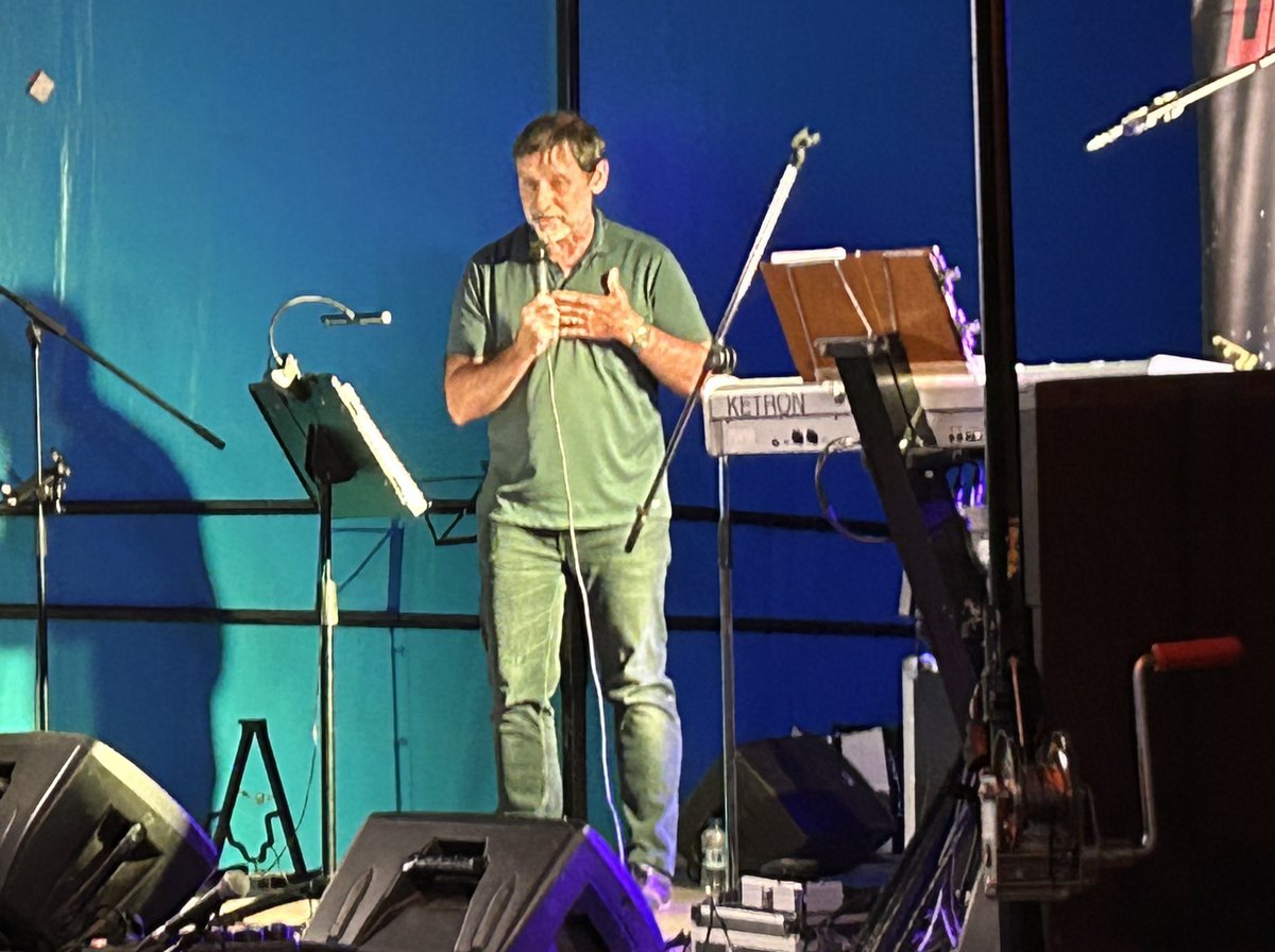 RadioSeu's tweet photo. #EnImatges Sopar Popular, pregó amb Carles Gascón i actuacions de Duo Làser, Dirty Blunt i DJ Rabat, a la Festa Major de #Castellciutat. #AltUrgell #Pirineu #laSeu #FMK26 📷Galeria de fotos; https://t.co/X8eR2Uw3qL https://t.co/F29fgUCl3s