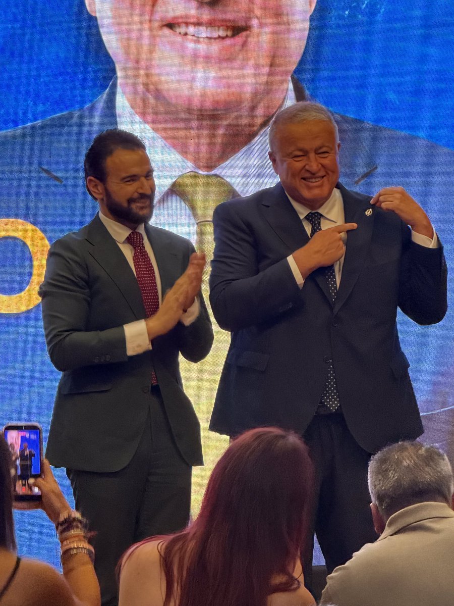 Halcon_Eye's tweet photo. Ayer tuve el privilegio de poder acompañar a mi gran amigo y compañero de @Capa_Espanola @bernabepaco en el acto de entrega del Castillete de Oro en el 67 @festcanteminas de La Unión https://t.co/0ASIrkiXqr