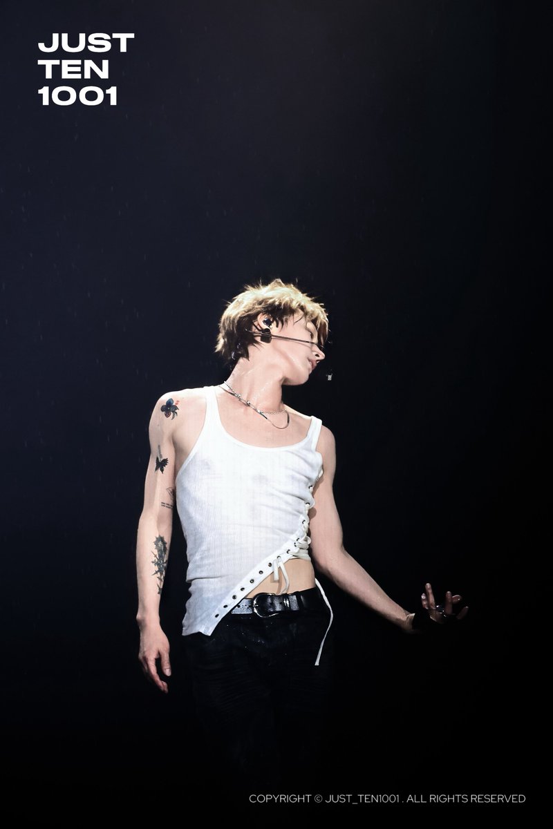 JUST_TEN1001's tweet photo. 260719 TENCORE0110 D3

🖤🌹

#TEN #TENLEE
#李永钦 #เตนล์ #텐 #テン
#TENCORE0110Concert
#TENCORE0110Concert_Day3 https://t.co/WZzJjqKkUm