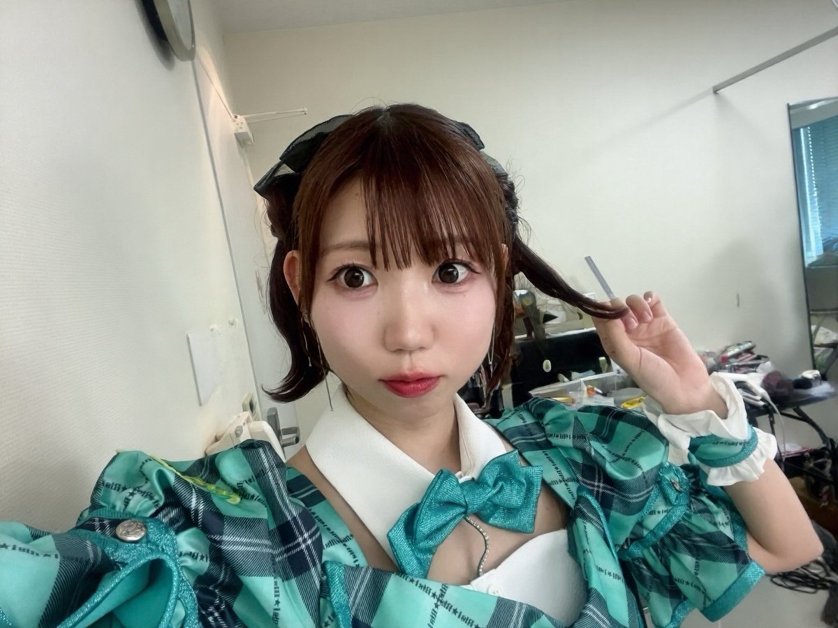 iRis_y_saki's tweet photo. #TIF #TIF2026
ありがとうごさきさま💚

今日の髪型、なんかちいかわ感ありませんかね…？(強制)
自認シーサーの気持ちでやらせてもらいました☺️☀️

頭はぽわぽわしてたけど、皆のYジャンプと最高のホットスマイルが観測できてよかった🙂‍↕️
横アリきてくれたら嬉シーサーです✨
#さきさまかわいい https://t.co/mFyVC2p2i5