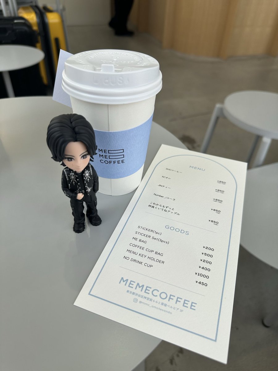 obaaaaasama's tweet photo. 今日はリア友とオタ活day🎶
可愛いカフェに行ってオタ活のお付き合い🤲✨
オーダーミスってKCラテ🤣💜
ちなみにオーダーシートはSHOコーヒー、KCラテ、JINティー❤️💜🩵
#MEMECOFFEE https://t.co/v3kwXCWbtR