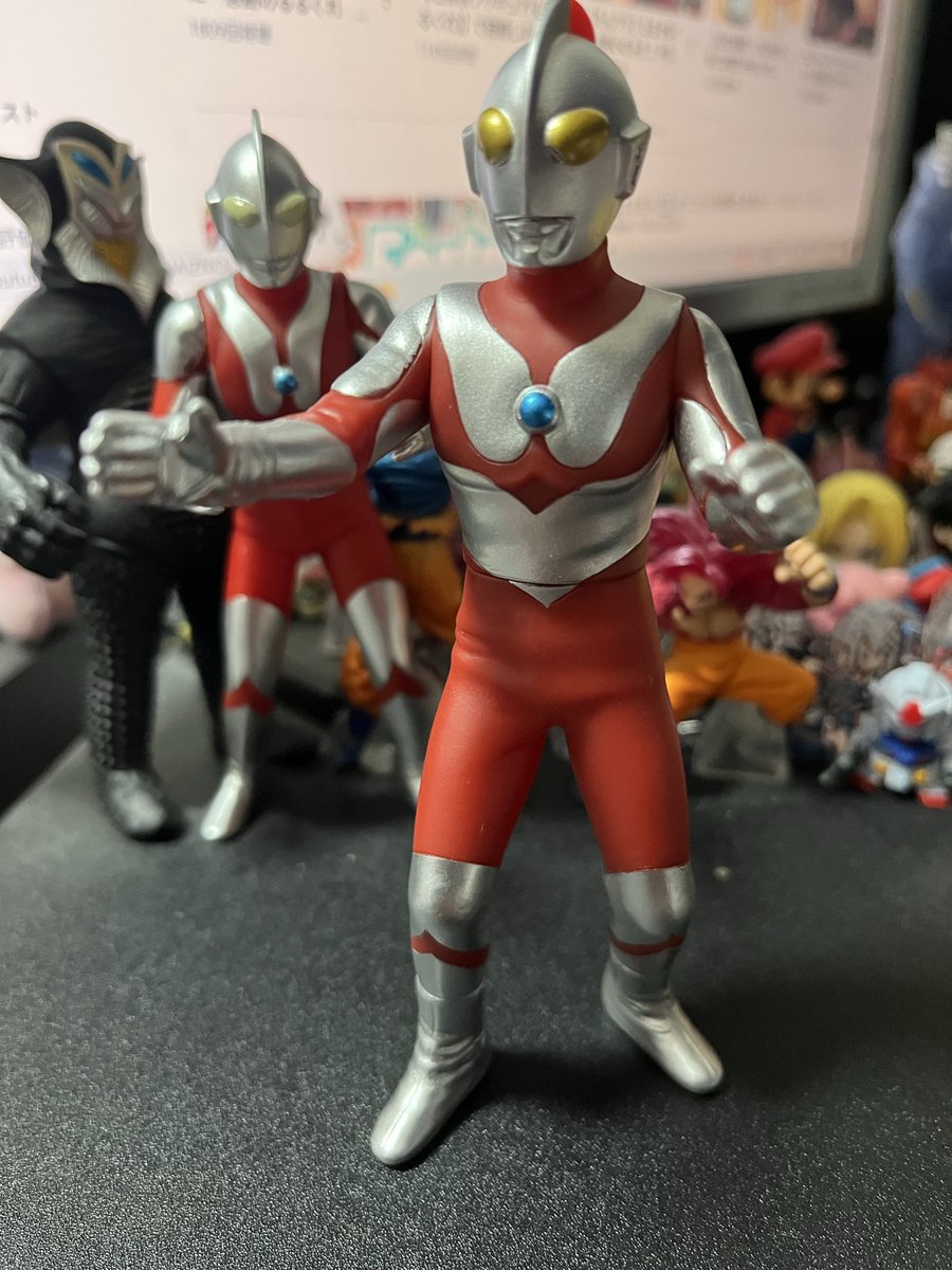 SGKkr334's tweet photo. 昭和客演ウルトラマン買った
このちょっとパチモンくさい感じがらしいのよね https://t.co/s4RmTRlncS