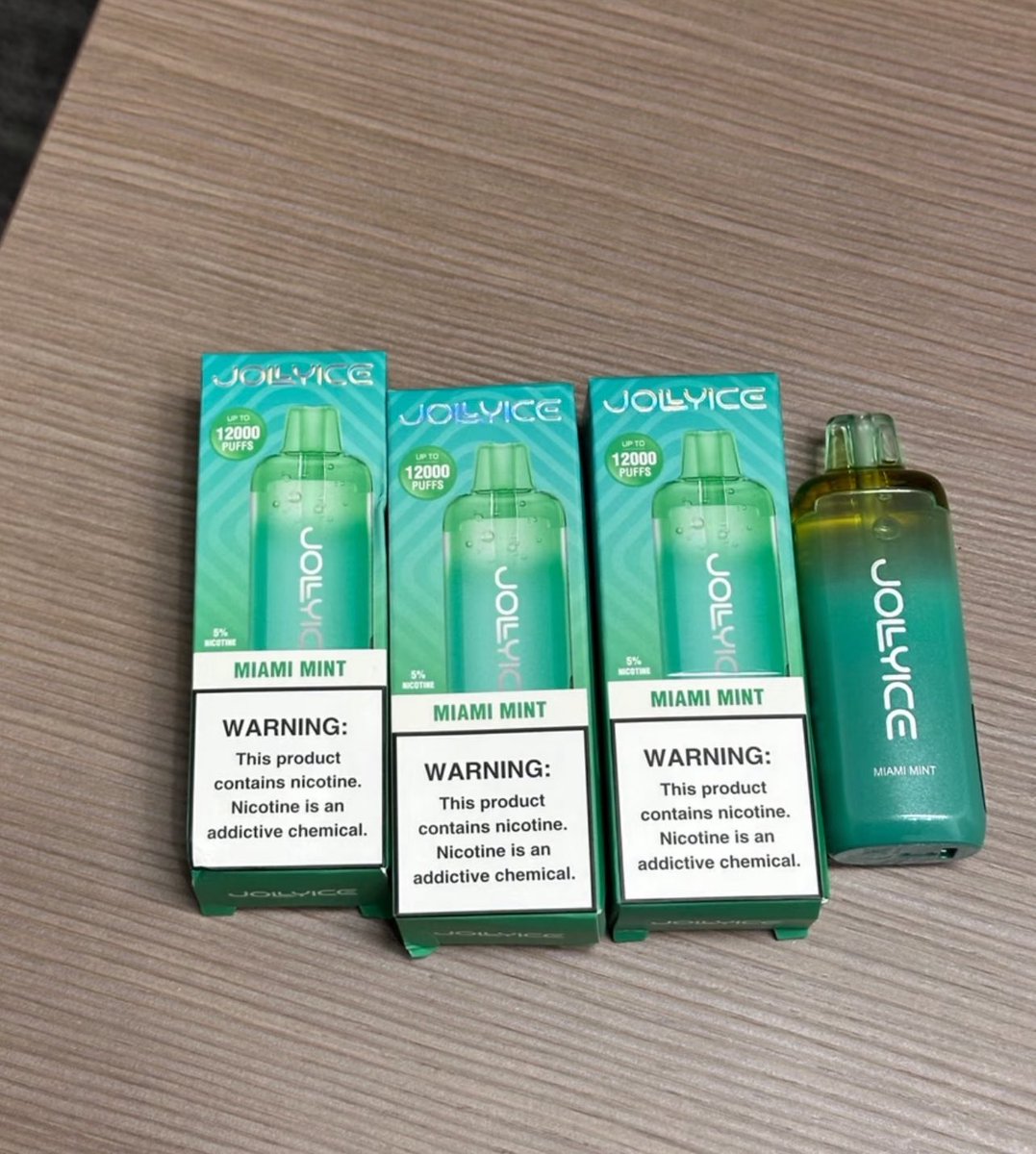 DiarioDaDia_'s tweet photo. 正品授权，批次可查，假一赔十
•  陶瓷芯/网芯可选，口感细腻，不糊芯
•  大烟雾/小烟雾双模式，满足不同需求
•  24小时内发货，售后无忧

好价格 欢迎来私
✈️ @chuizi989898
#电子烟 #一次性电子烟 #悦刻 #冰熊 https://t.co/L88WdKDfSj