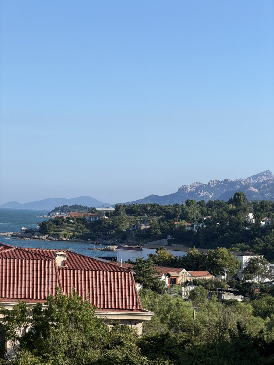 AnglyRun's tweet photo. Last city of the trip — Qingdao. 30°C in the early morning.
Hotel treadmill again — easy run under the AC. Three days here, though. Hoping to get one run in along the coast. 🌊
#Running #Treadmill #EasyRun #RunningTravel #Qingdao #RunningLife https://t.co/D9CKHTxO3t
