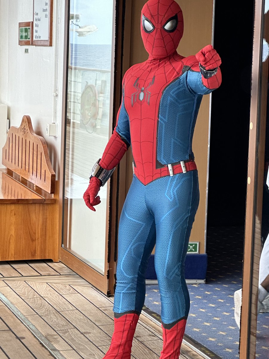 HyperionPodcast's tweet photo. Happy #SpiderManSaturday Friends! Nothing to see here. Just your Friendly Neighborhood Webslinger stopping by to wish you an amazing weekend and a magical day! https://t.co/v8Hqr5QqcV