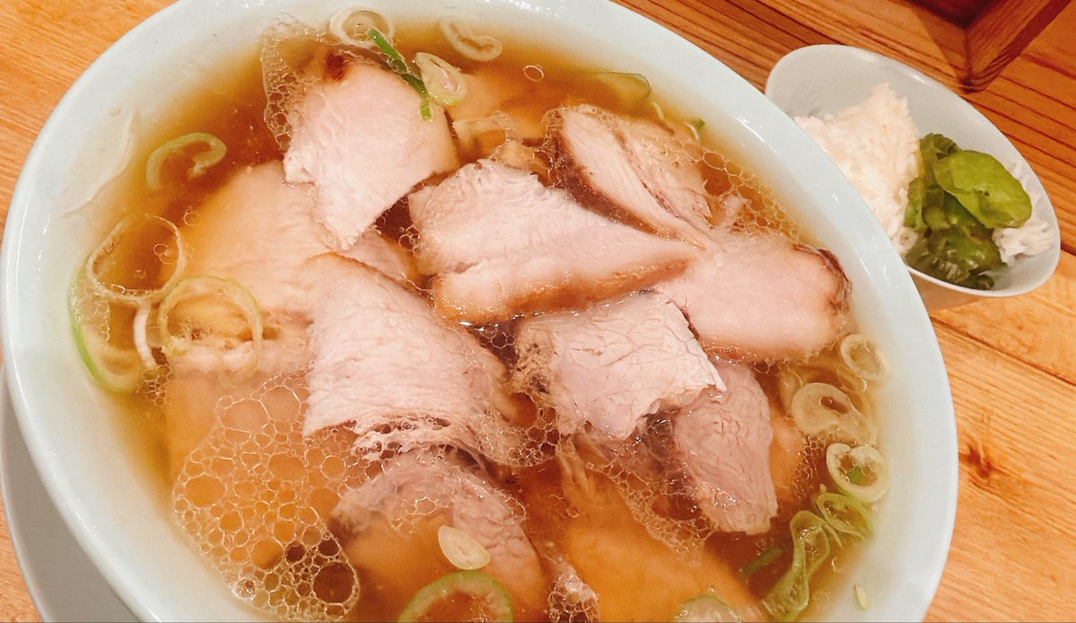 watchman0211's tweet photo. お昼から三軒周って、〆はちゃん系ラーメン https://t.co/aJM5ib9rDE