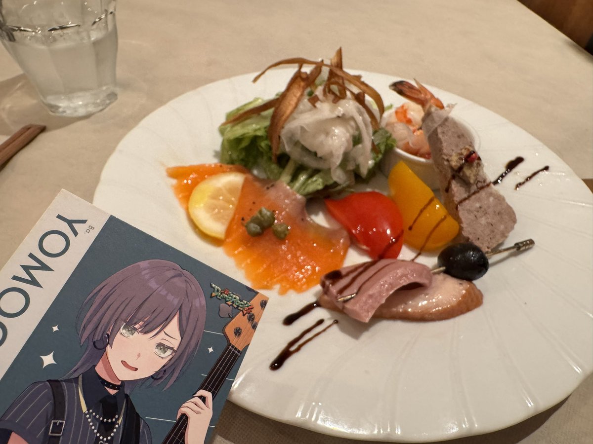 abcd9999971's tweet photo. 蕾叶引いてなかったので草餅と神戸ステーキ https://t.co/1aLl7C8EsH
