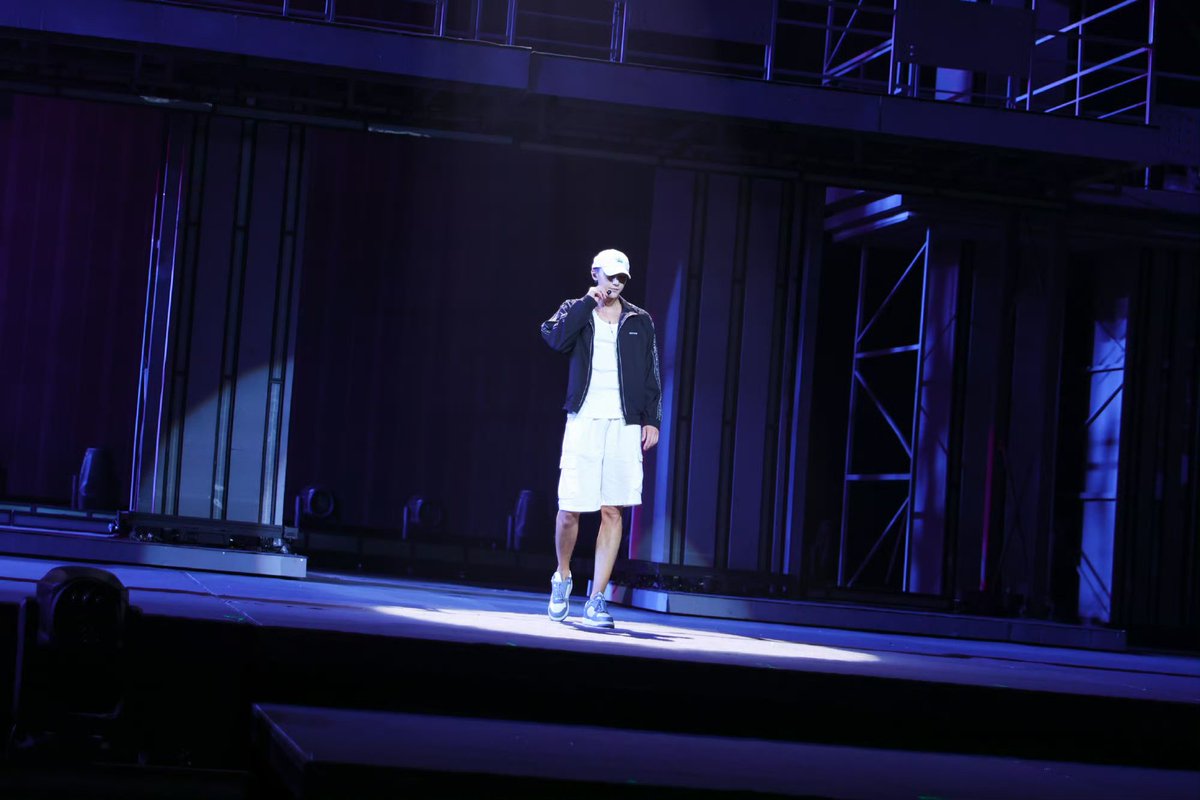 BaiduZTAOBar's tweet photo. @hztttaoswag [OFFICIAL] 260801 #ZTAO rehearsal for the 2026 New Era Concerts Hangzhou stop.
#HuangZitao #黄子韬 #타오 #タオ @hztttaoswag https://t.co/FPcAPsg74s