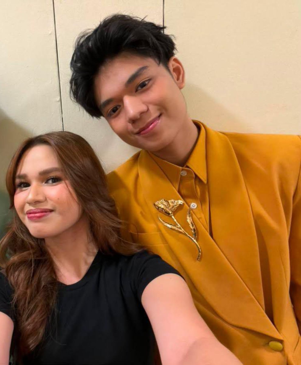 bebecolet14's tweet photo. GRABENG PANGUNGULILA NAMAN SA ASHCO TO HAHAHAHAHAHAHAHAHAHHAA HAPPY BIRTHDAY MARCO 

MARCO TURNS NINETEEN https://t.co/gwhaqgEpu5