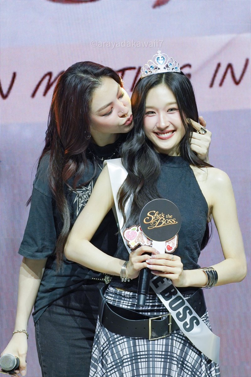 arayadakawaii7's tweet photo. what happen to FayeAtom🤣🤣🤣🤣🔥🔥🔥🔥🔥

#FayeAtom1stFMinManila 
#FayeAtom
#AtomPariya
#FayePeraya https://t.co/m7h3iPkPqv