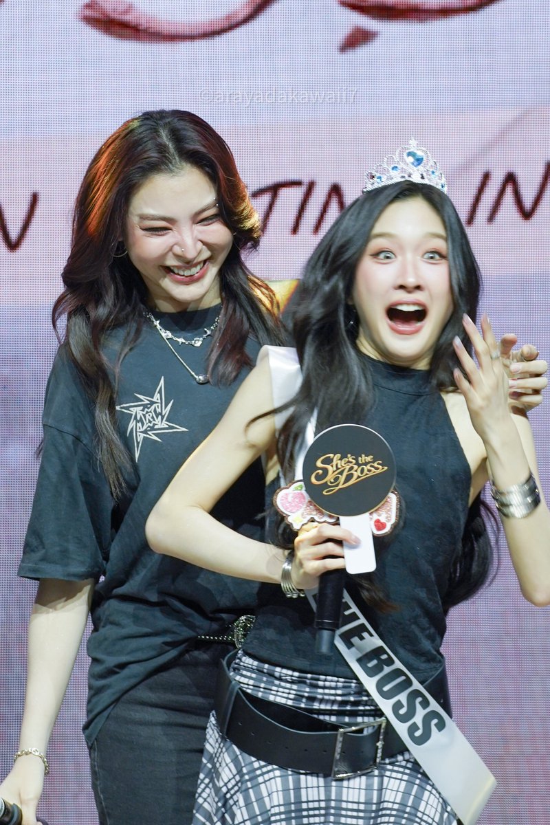 arayadakawaii7's tweet photo. what happen to FayeAtom🤣🤣🤣🤣🔥🔥🔥🔥🔥

#FayeAtom1stFMinManila 
#FayeAtom
#AtomPariya
#FayePeraya https://t.co/m7h3iPkPqv
