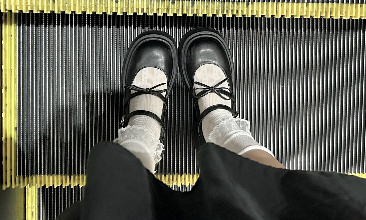 nvcIeotide's tweet photo. 今日の服かわいくて写真撮りたかったんだけどドタバタすぎて撮れなかった ᵕ᷄≀ ̠˘᷅  
足元可愛いと歩いてるだけでたのしい♩ https://t.co/Ug6t7vrZMr