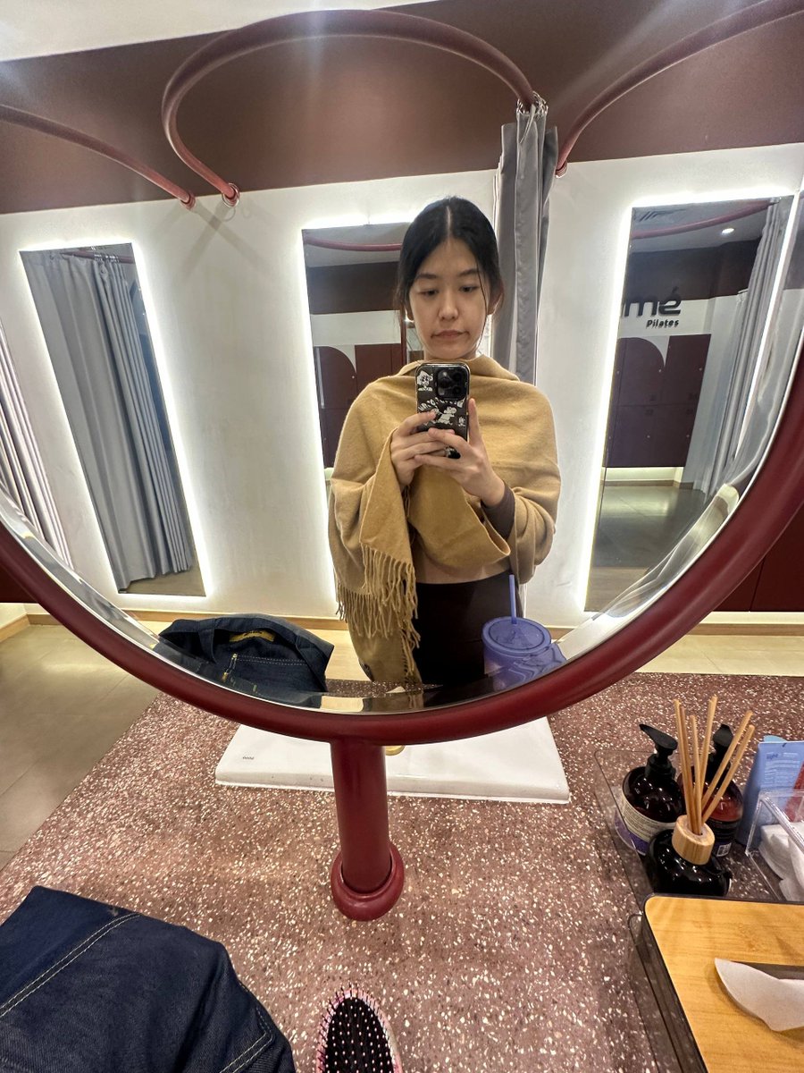 65forkedtounge's tweet photo. Acne studios cashmere scarf https://t.co/nI0RwgQ1ei
