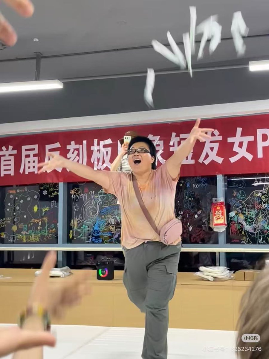 YLDLZN's tweet photo. 长得一个比一个离谱 https://t.co/L0GOWoIDiA