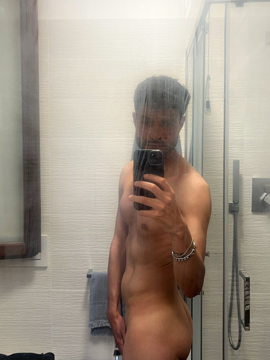 arky_pit's tweet photo. Vedo o non vedo 🙈 

#gayboys #gayhot #gayhunk https://t.co/7mqMT06muY