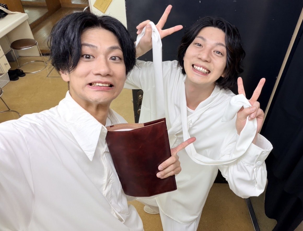 asa10_y's tweet photo. 昨日帰って早速、朗読劇『ROOM2026』の配信見ました。
画面越しでもばばりょはまじやばかった。笑
めちゃくちゃ笑った。笑 https://t.co/GgzFttBfhC